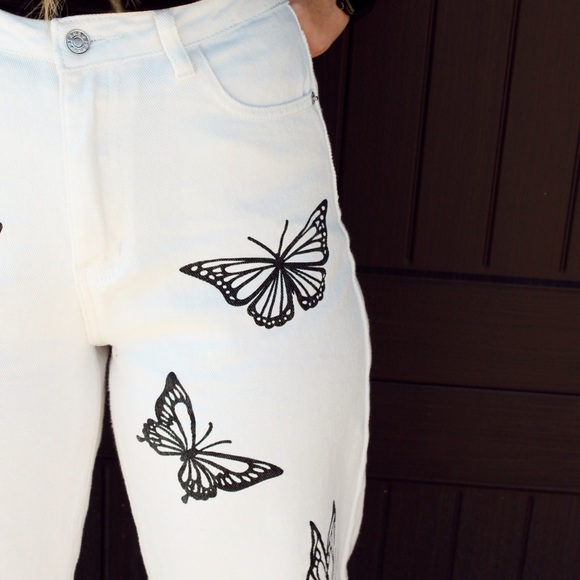 SHEIN BUTTERFLY WHITE DENIM STRAIGHT LEG JEANS - Picture 7 of 8